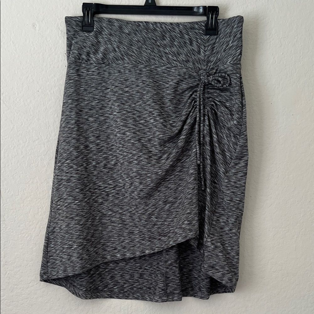 NWOT The North Face Cypress Asymmetrical Ruched Skirt in Size M